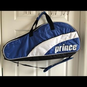 Prince tennis bag in blue and white. Like new.